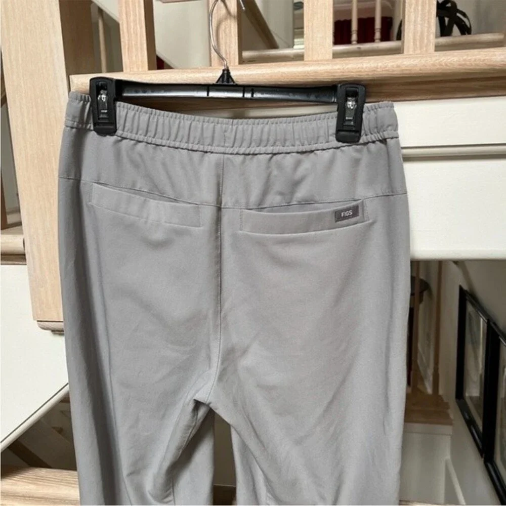 FIGS Tansen Jogger Scrub Pants in Graphite Grey S